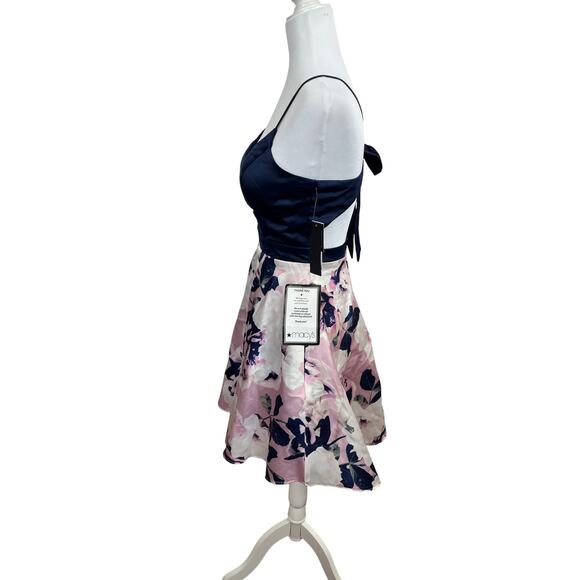 CITY STUDIO Womens Navy Pocketed Zippered Floral Mini Dress NWT - Picture 2 of 7